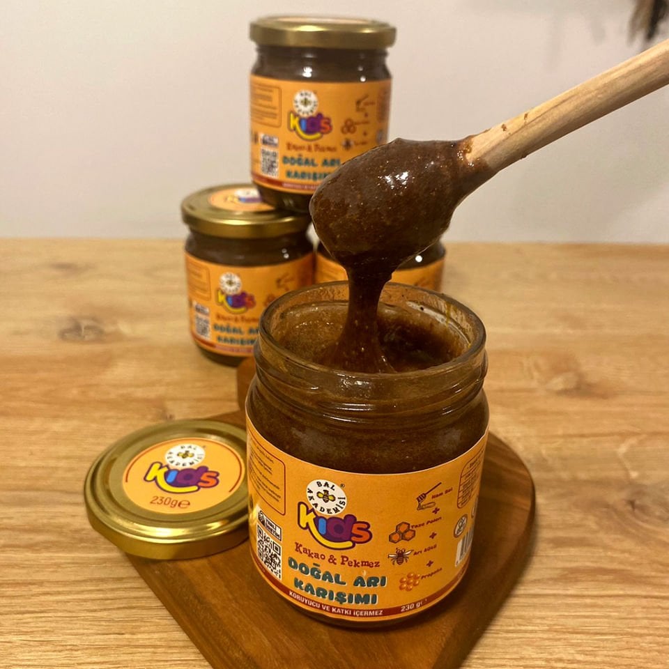 KİDS ARI ÜRÜNLERİ KARIŞIMI 230 GRAM (Bal, Polen, Propolis, Arı sütü) - (KEÇİBOYNUZU PEKMEZİ VE KAKAO İLAVELİ)